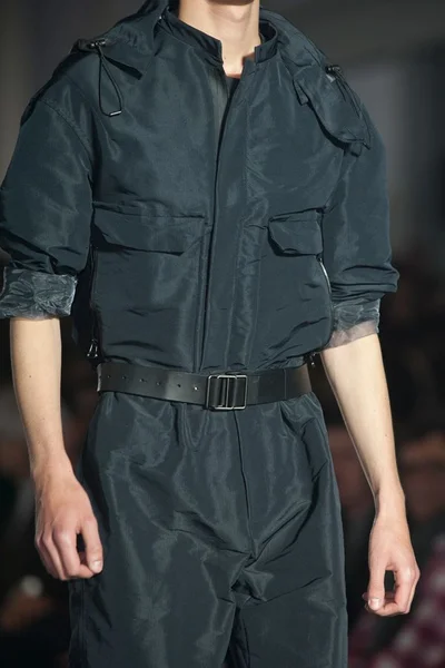 Look 60